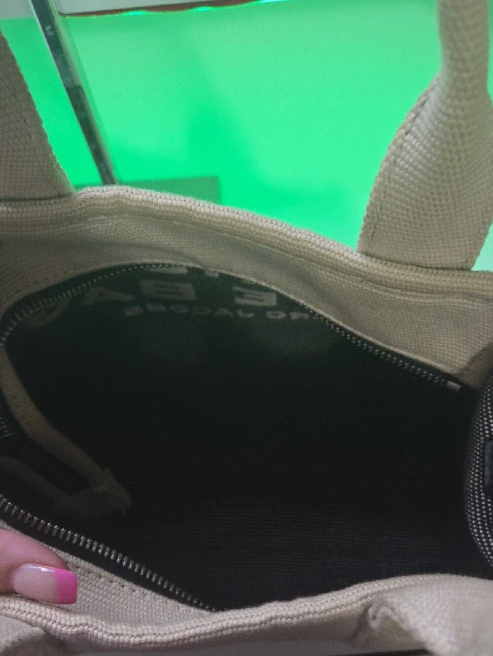 Marc Jacobs beige canvas